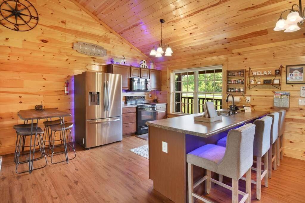 Enchanted Forest Cabin And Teepee! Lights & Laser Show! Private Hot Tub! Unique Stay! Sevierville Esterno foto