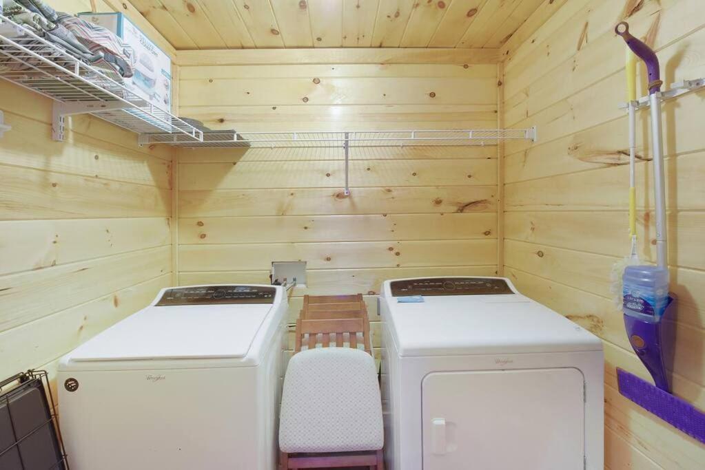 Enchanted Forest Cabin And Teepee! Lights & Laser Show! Private Hot Tub! Unique Stay! Sevierville Esterno foto