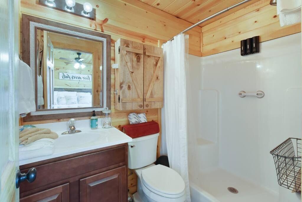 Enchanted Forest Cabin And Teepee! Lights & Laser Show! Private Hot Tub! Unique Stay! Sevierville Esterno foto